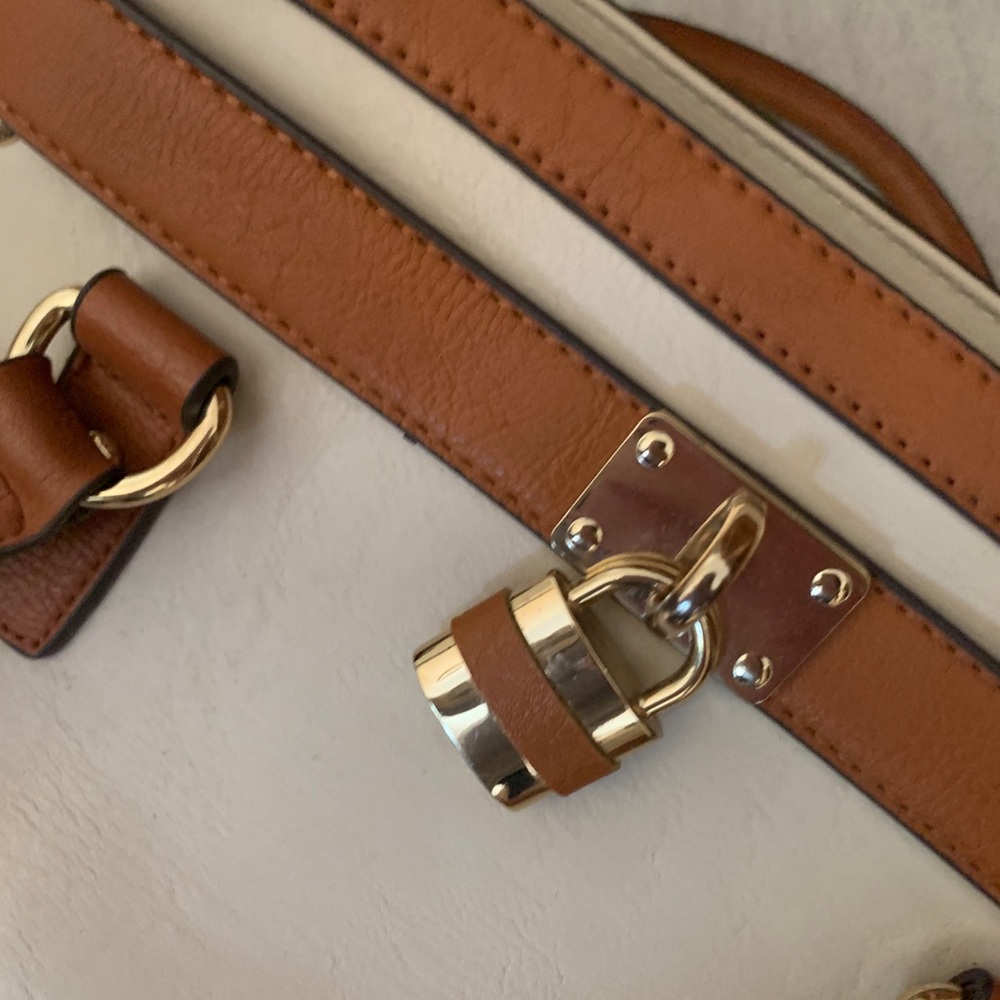 Handbag - Picture 3 of 3